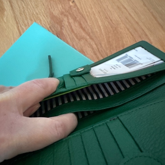 Kate Spade Cobble Hill Zoey Wallet in Forest - Picture 4 of 6